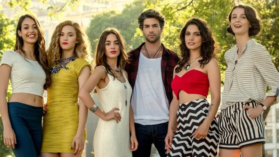 مسلسل الحلوات الصغيرات الكاذبات الحلقة 13 – الاخيرة